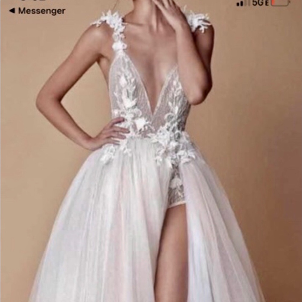 Romantic tulle lace wedding gown w deep v neckline